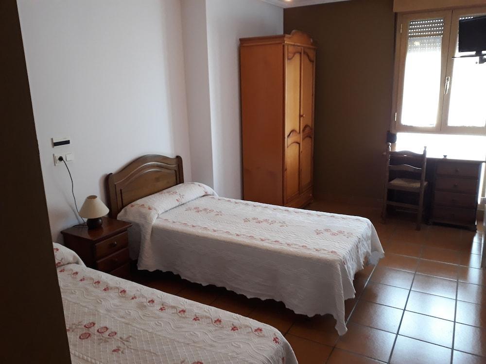 Hostal Ardoi Zizur Mayor Buitenkant foto