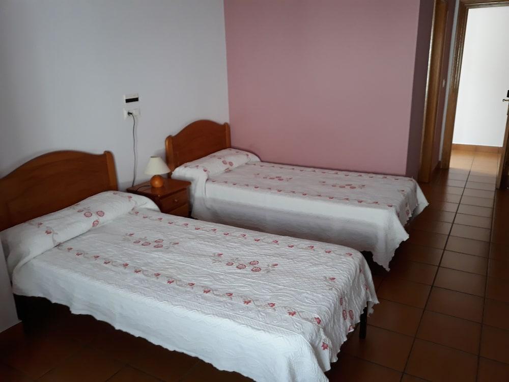 Hostal Ardoi Zizur Mayor Buitenkant foto